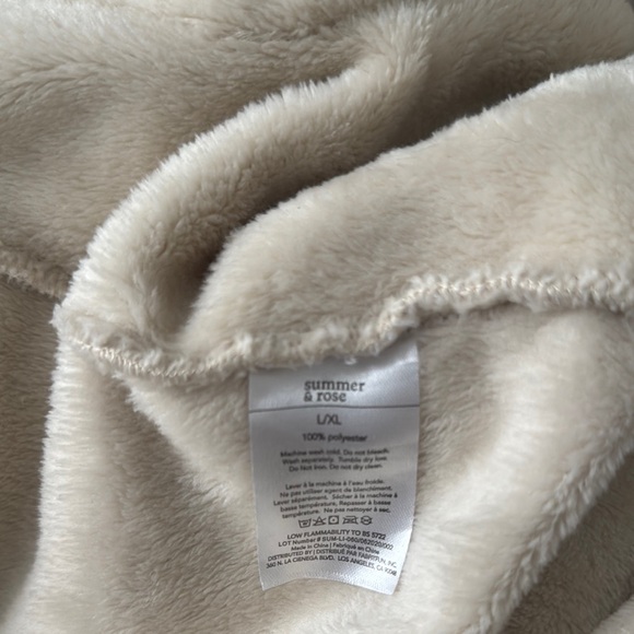 Summer & Rose Plush Cream Robe - Picture 4 of 4